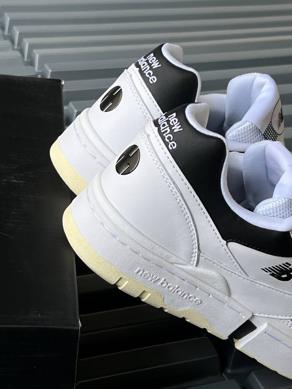 New Balance Negra