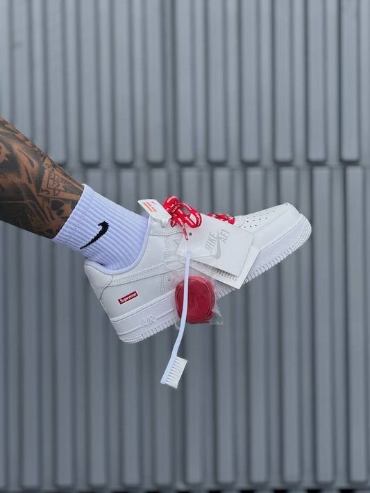Nike Air Force One X Supreme