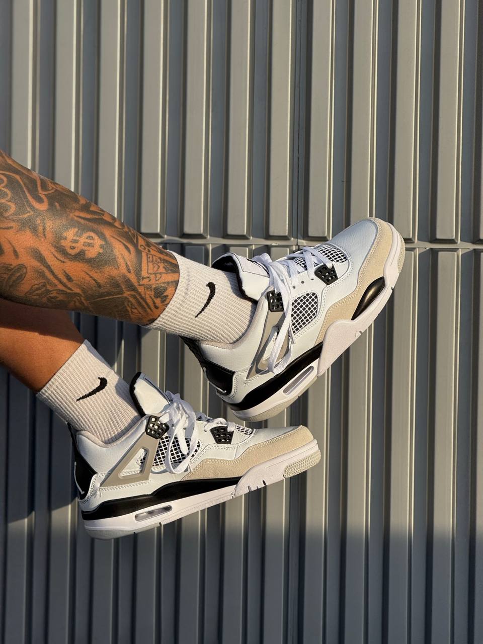 Jordan Retro 4 blanca negra
