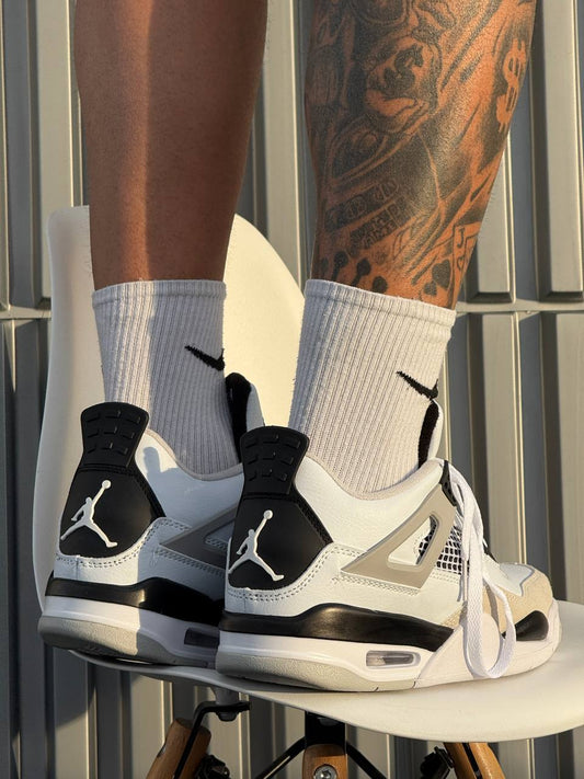 Jordan Retro 4 blanca negra