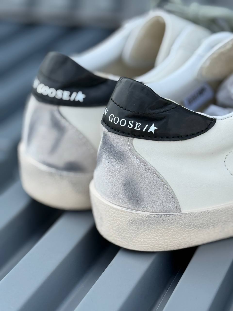 Golden Goose Negro con gris