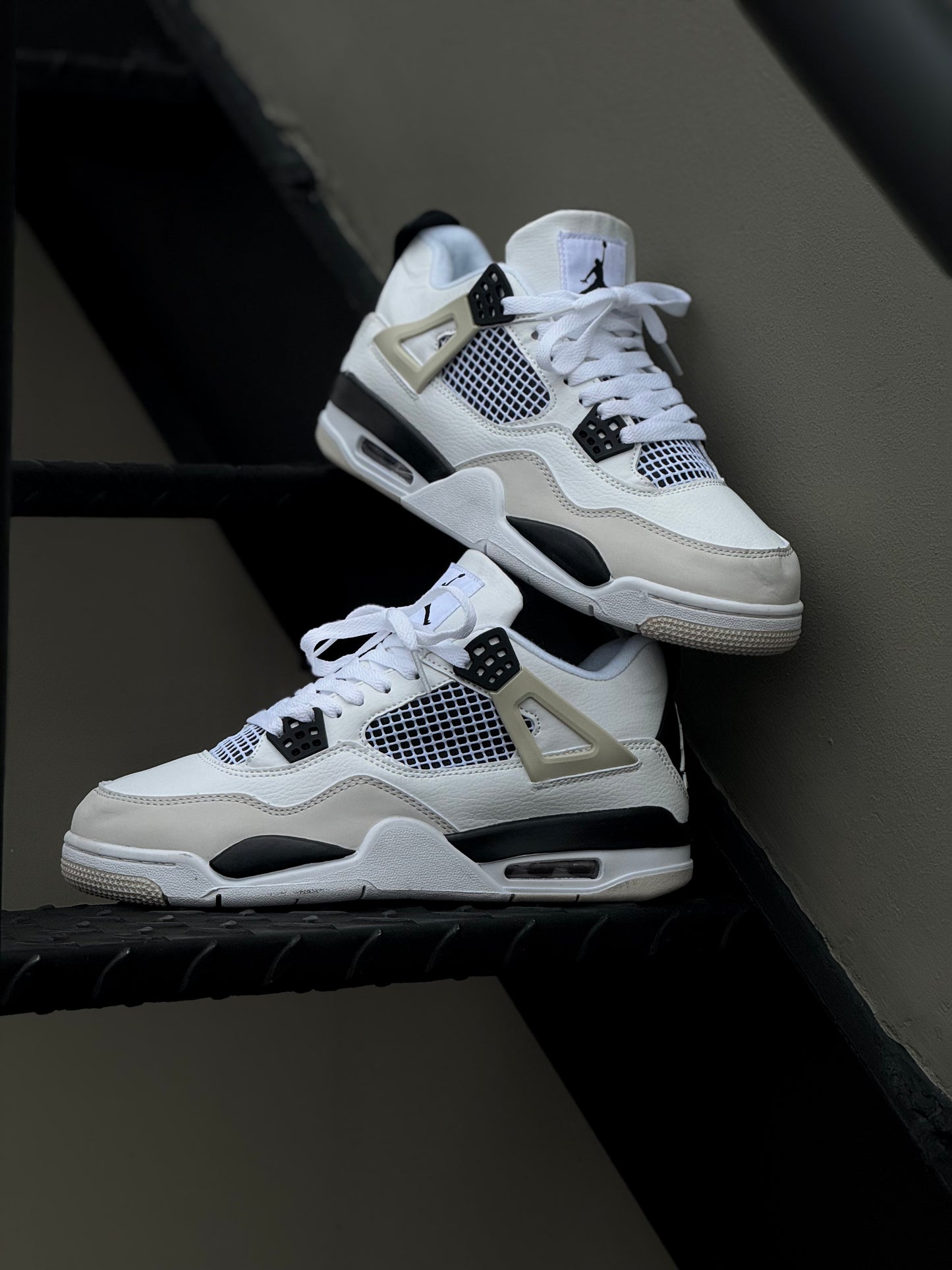 Jordan Retro 4 blanca negra