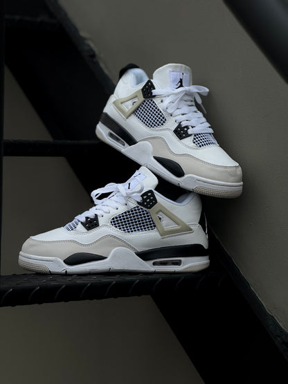 Jordan Retro 4 blanca negra