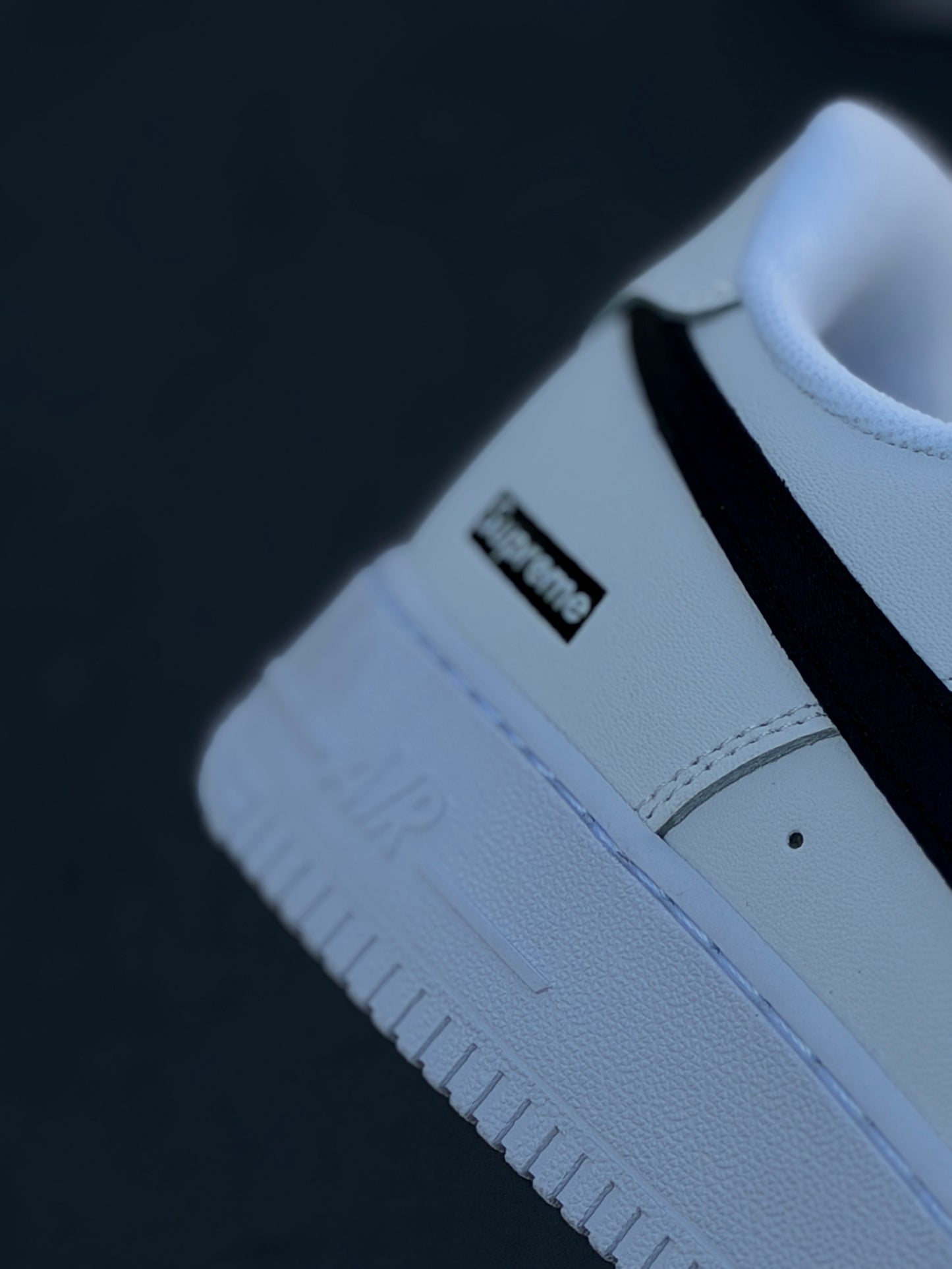 Nike Air Force 1 Low SP x SUPREME