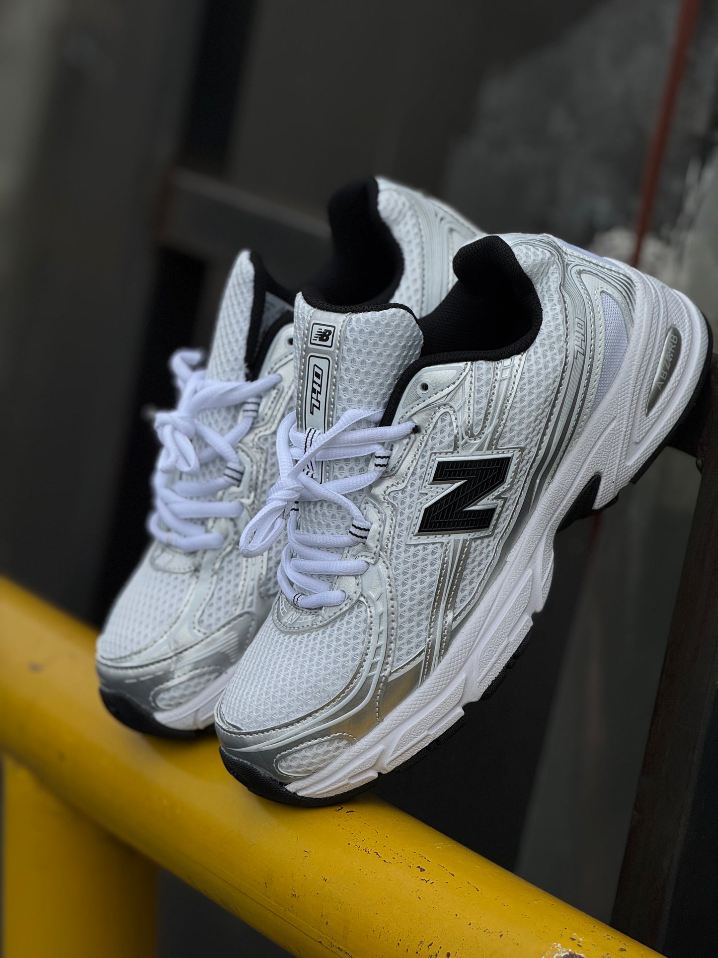 New Balance 740 WhitexBlack
