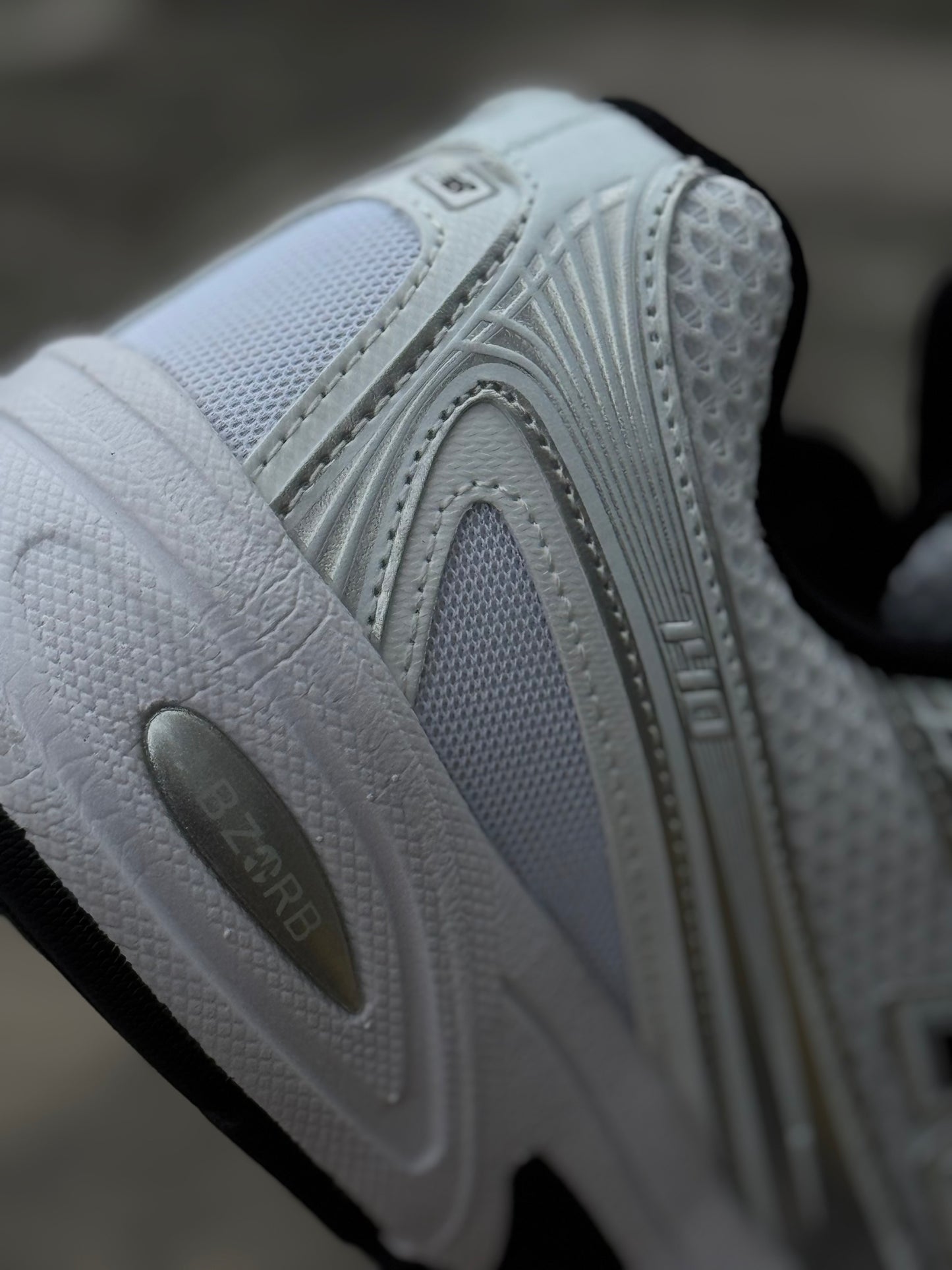 New Balance 740 WhitexBlack