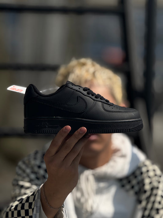 Nike Air Force One Black Classic