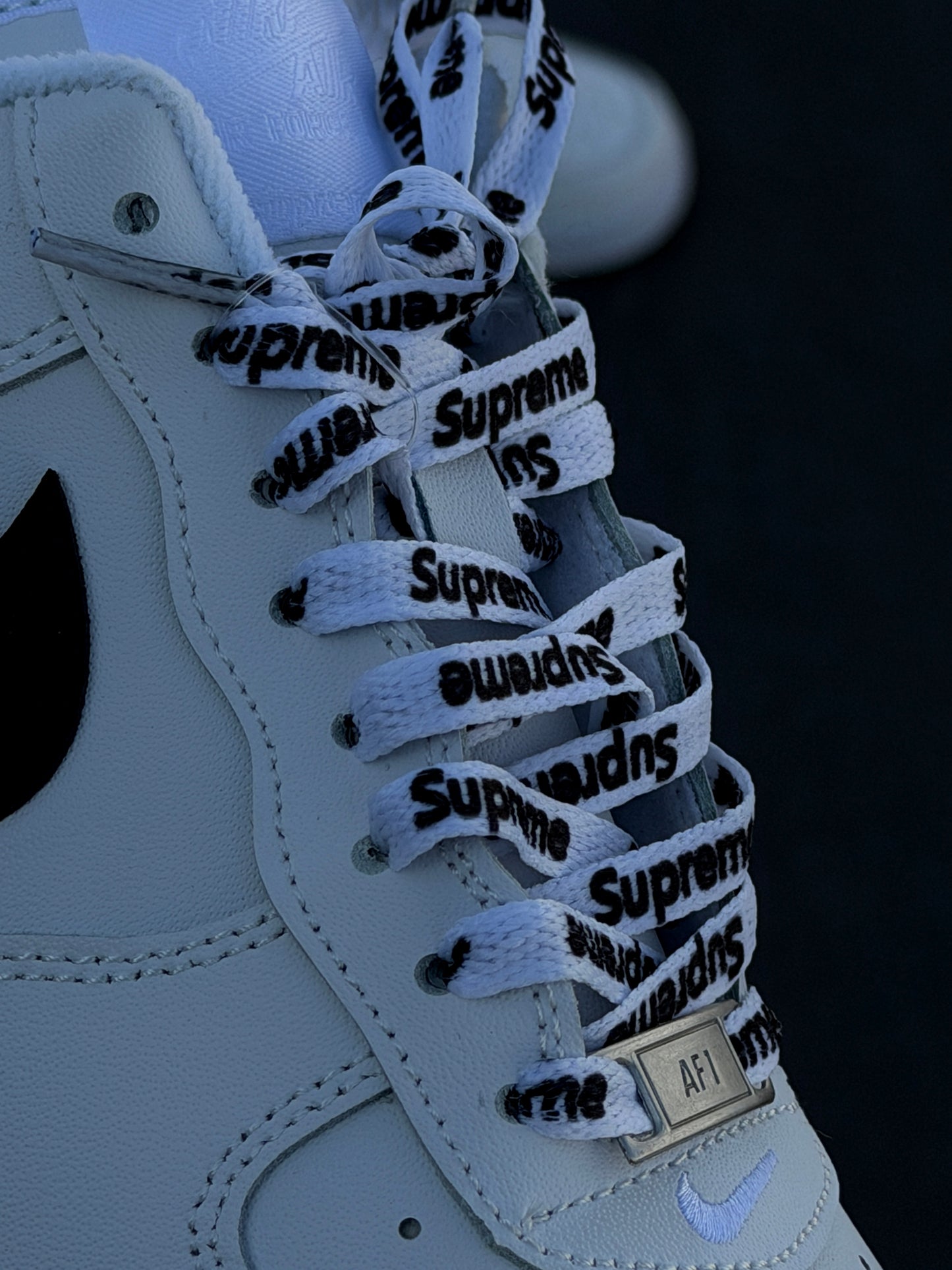 Nike Air Force 1 Low SP x SUPREME