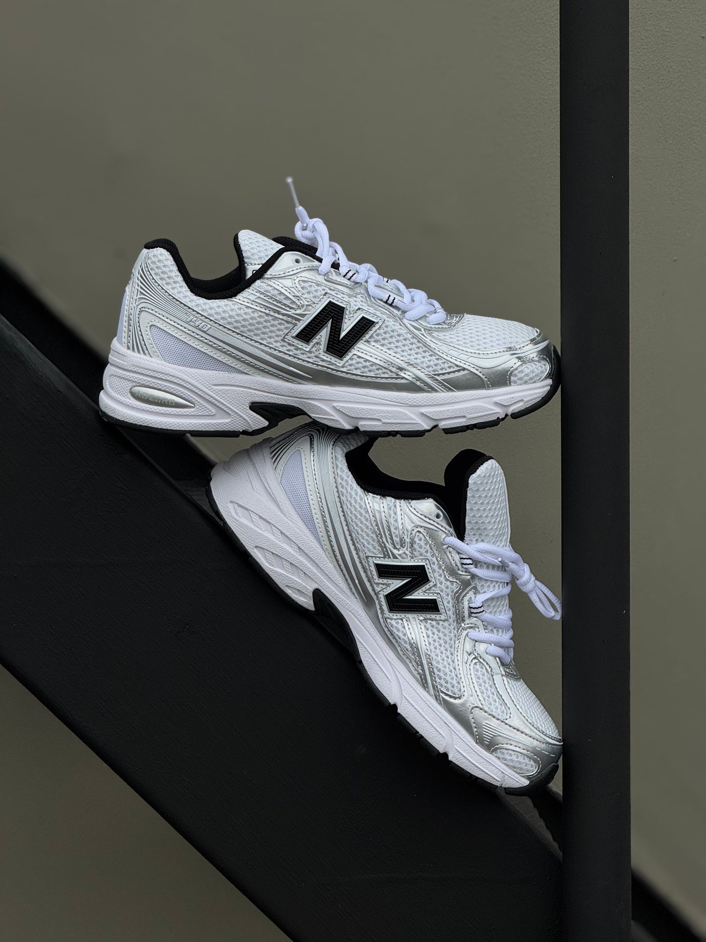 New Balance 740 WhitexBlack