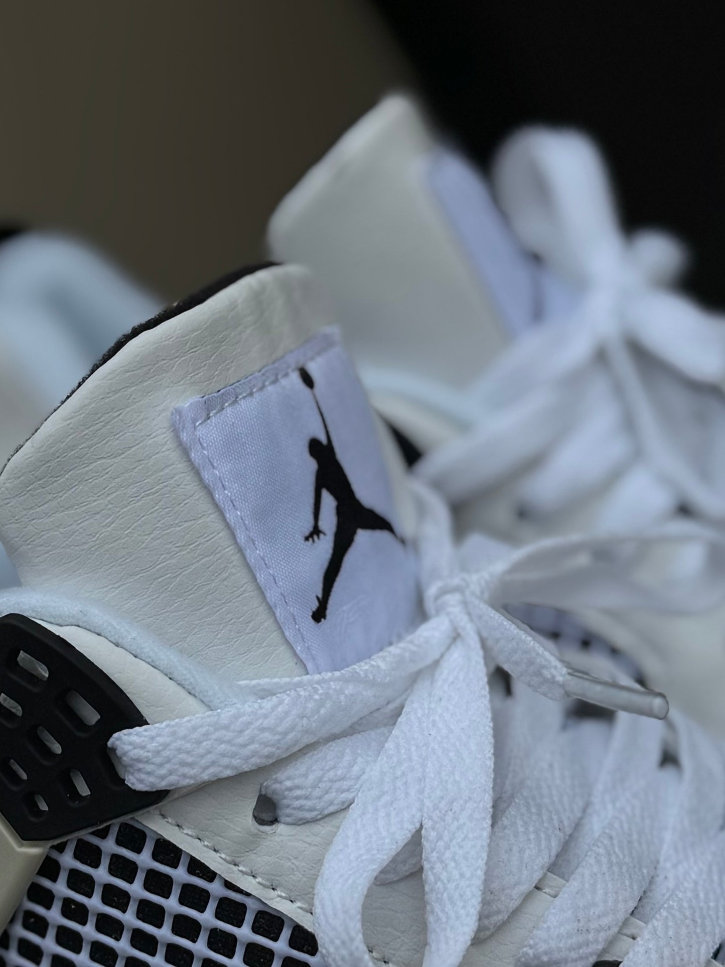Jordan Retro 4 blanca negra