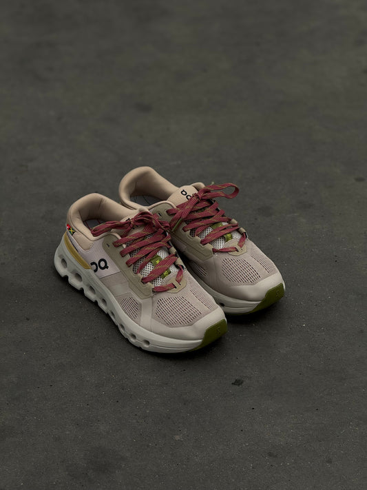 On Cloudrunner 2 Beige