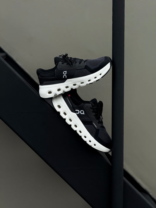 On Cloudrunner 2 Black