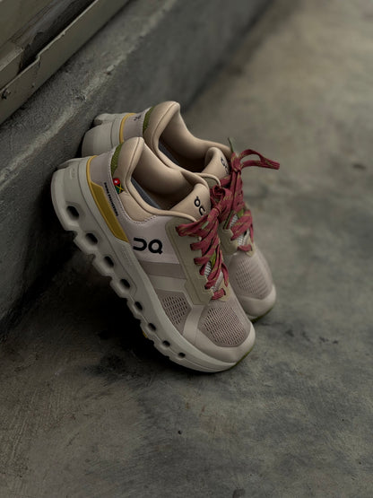 On Cloudrunner 2 Beige