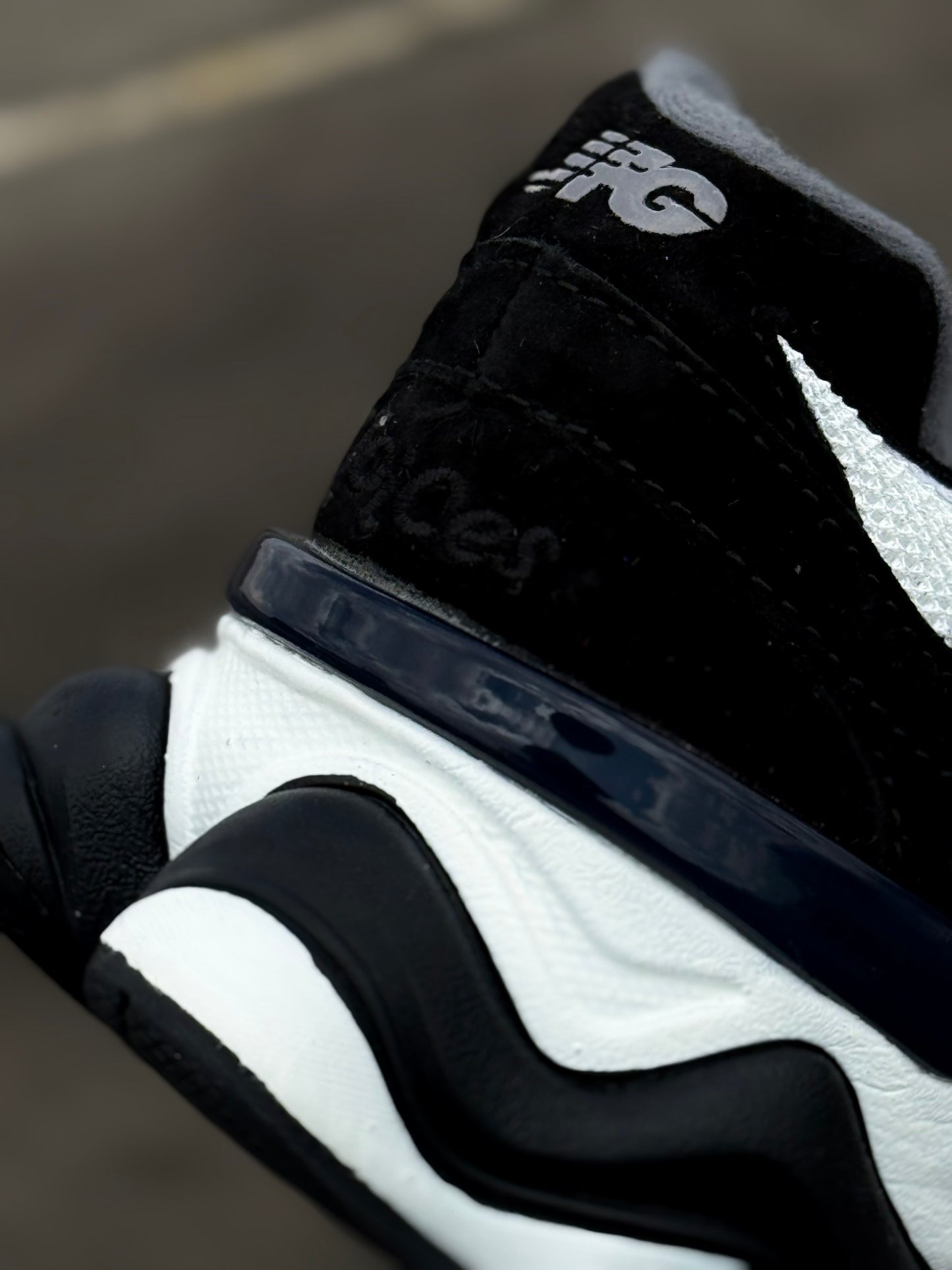 New Balance 9060 BlackxWhite