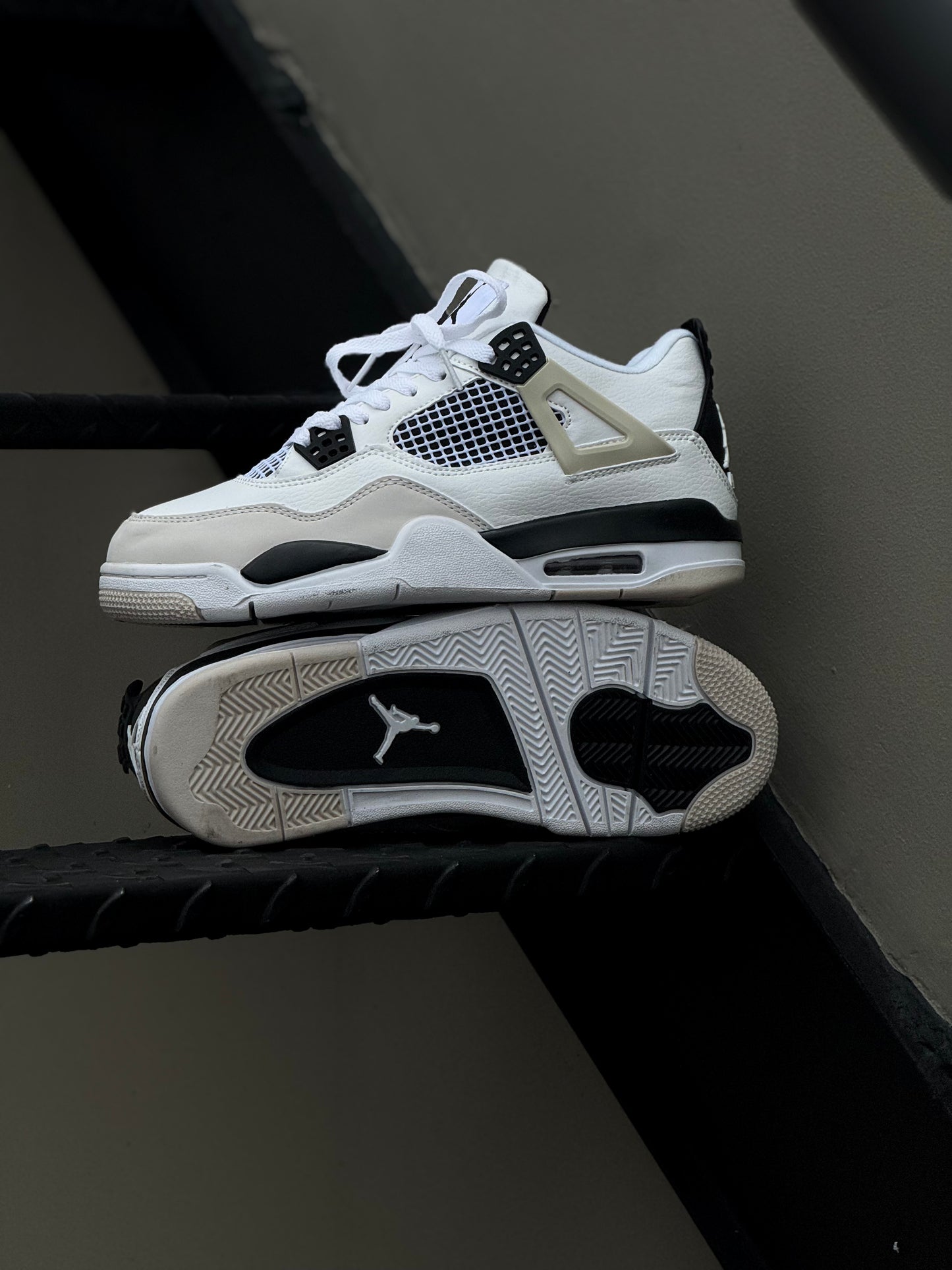 Jordan Retro 4 blanca negra