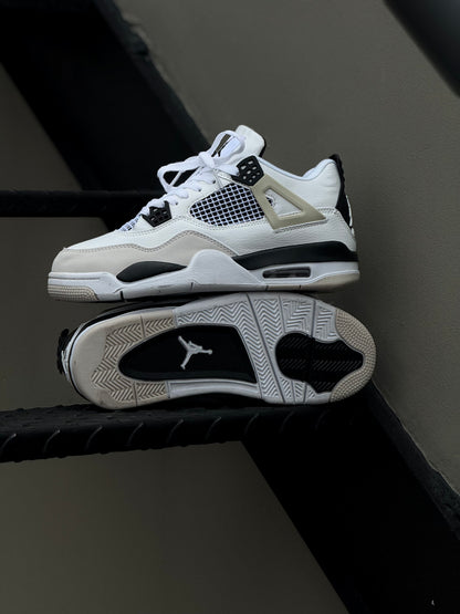 Jordan Retro 4 blanca negra