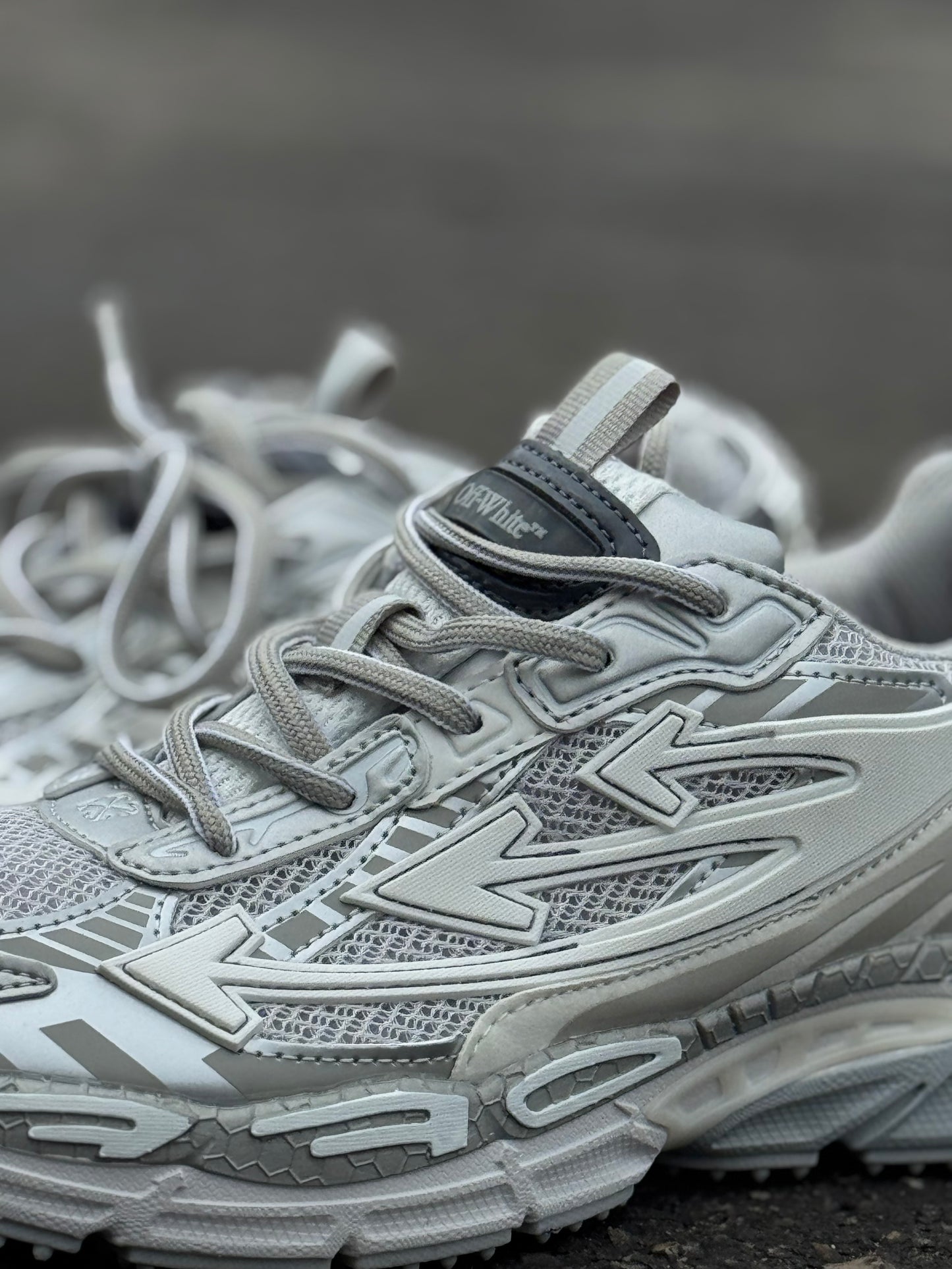 Off-White Be Rigth Back Silver