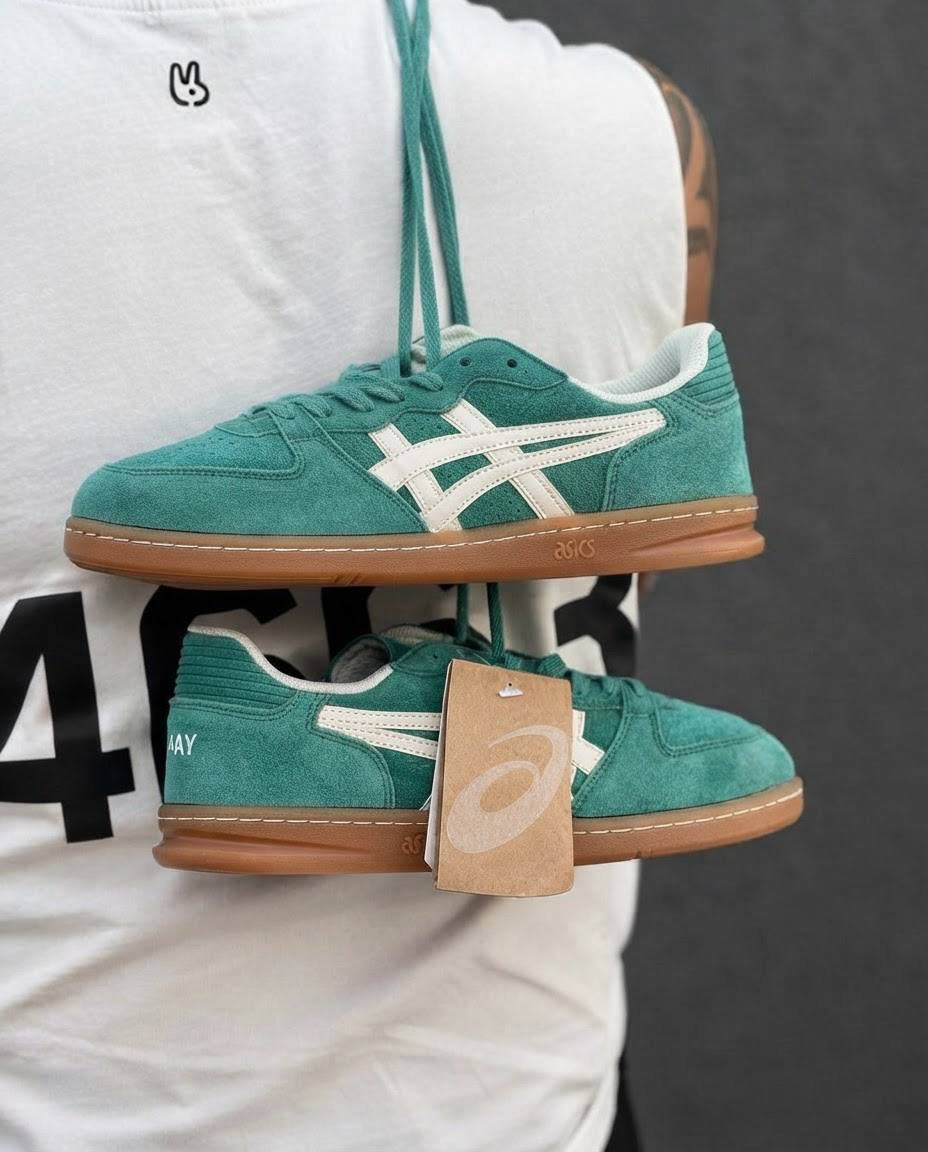 Asics hay verde oscura