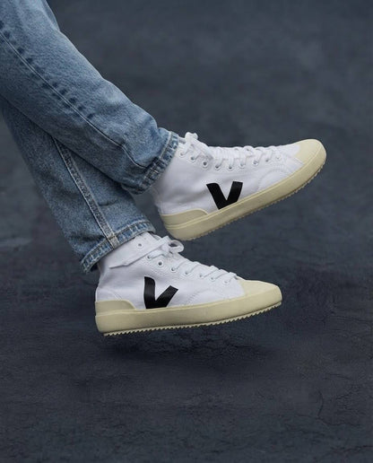 Veja Tela con V negra