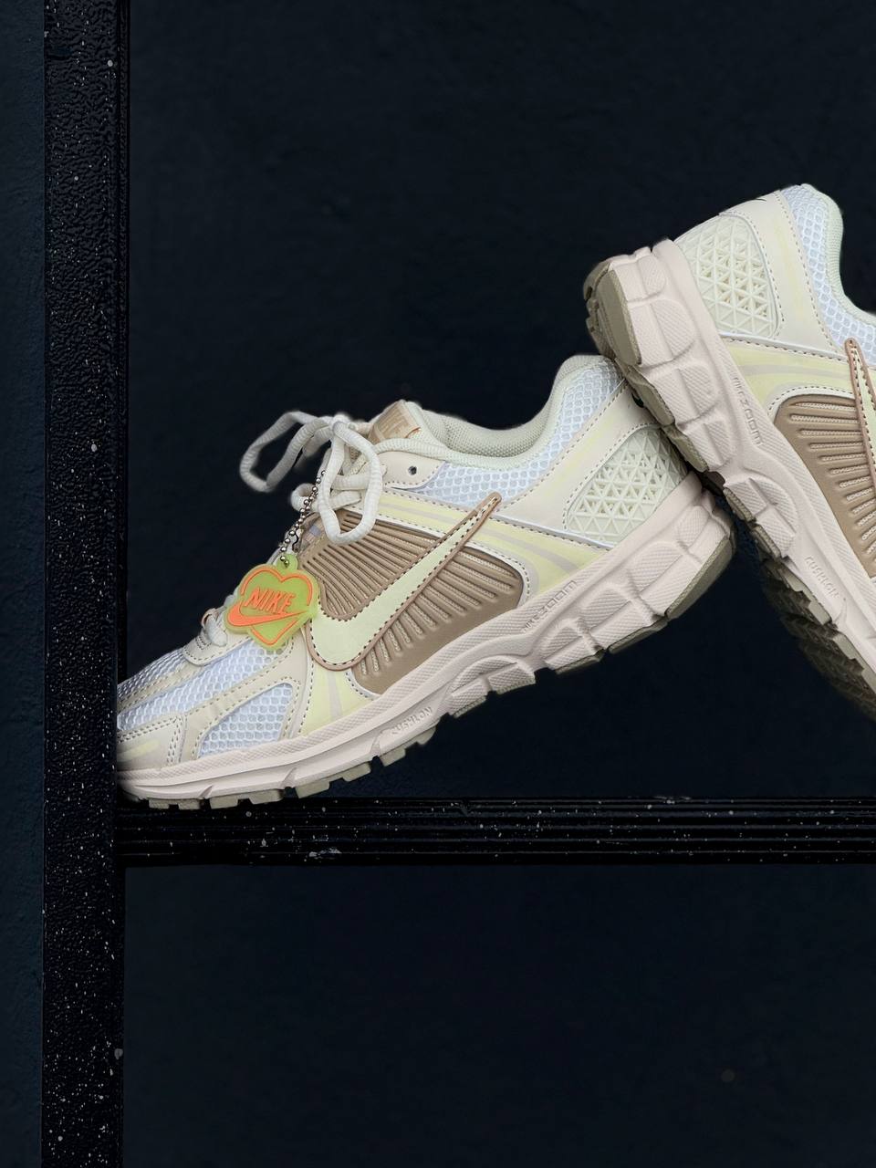 Nike Zoom Vomero – Beige