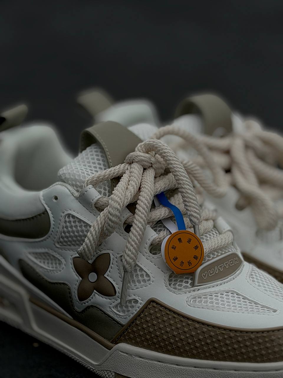 louis vuitton skate beig