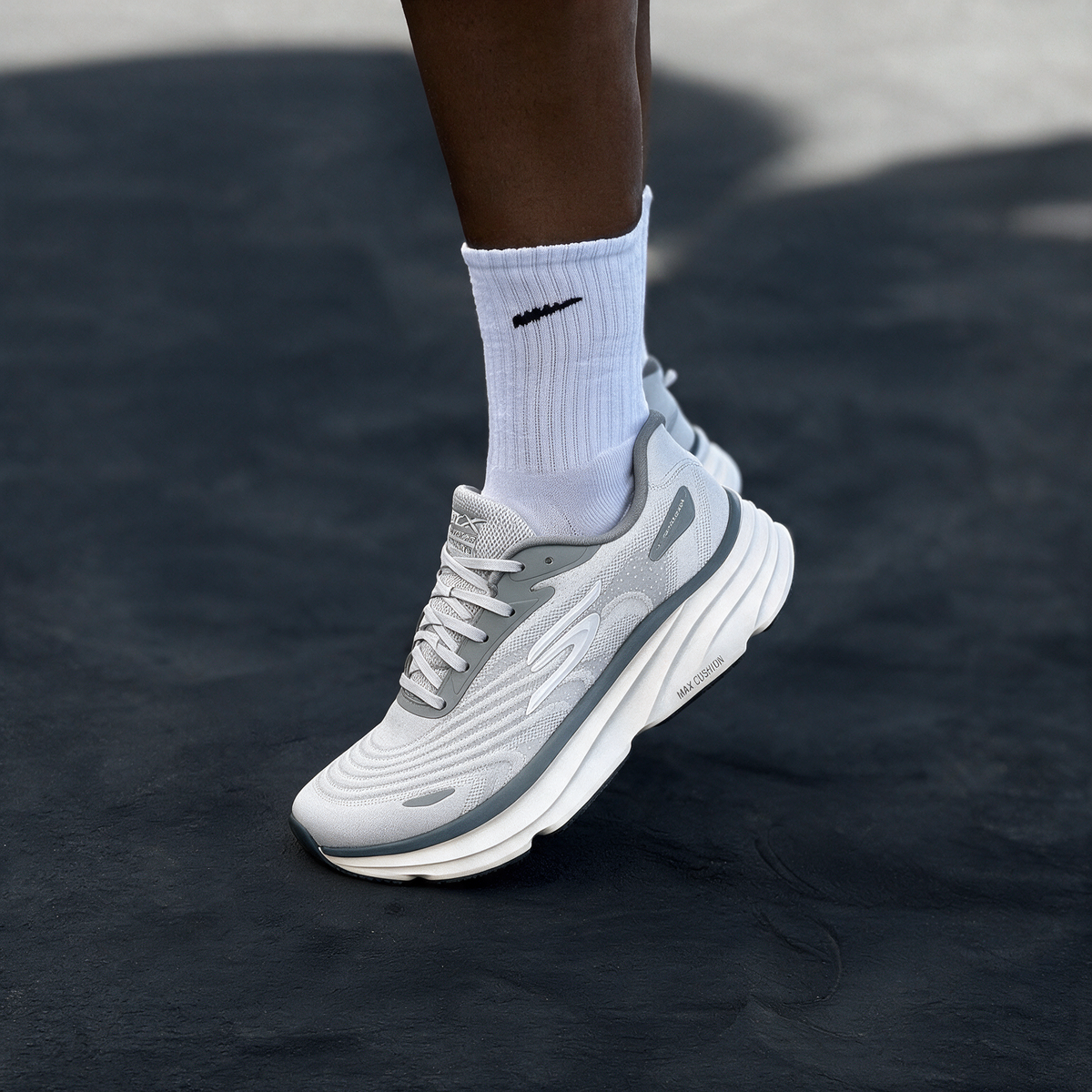 Skechers max
