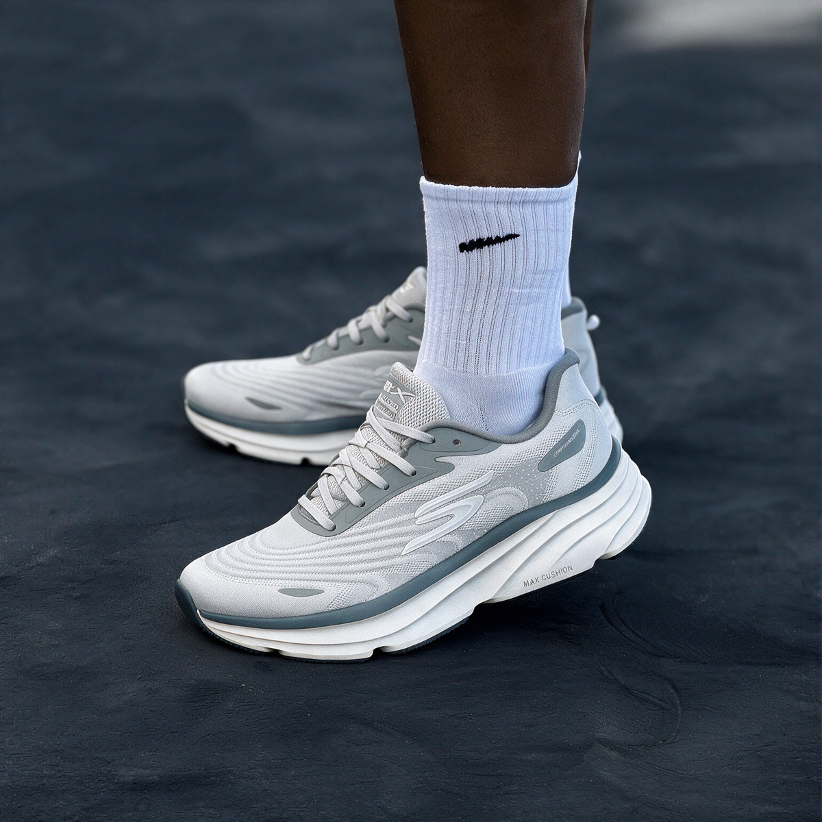 Skechers max