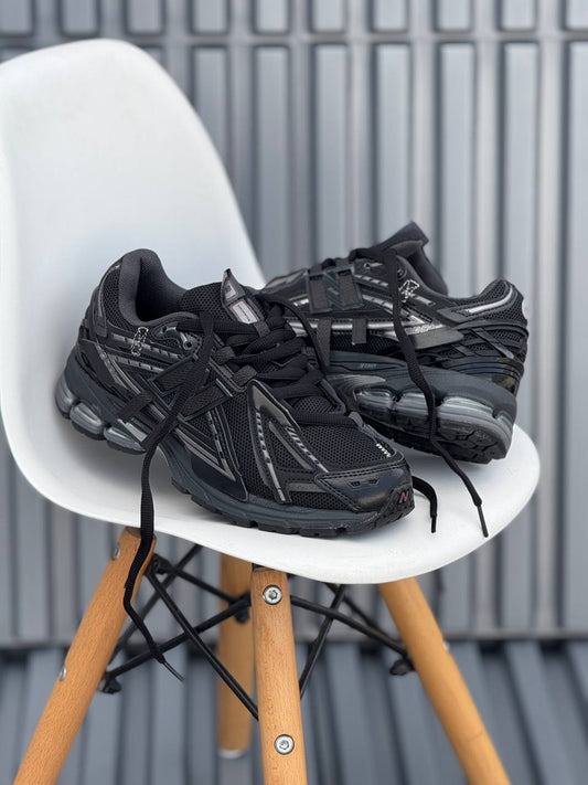 New Balance 1906A Negra