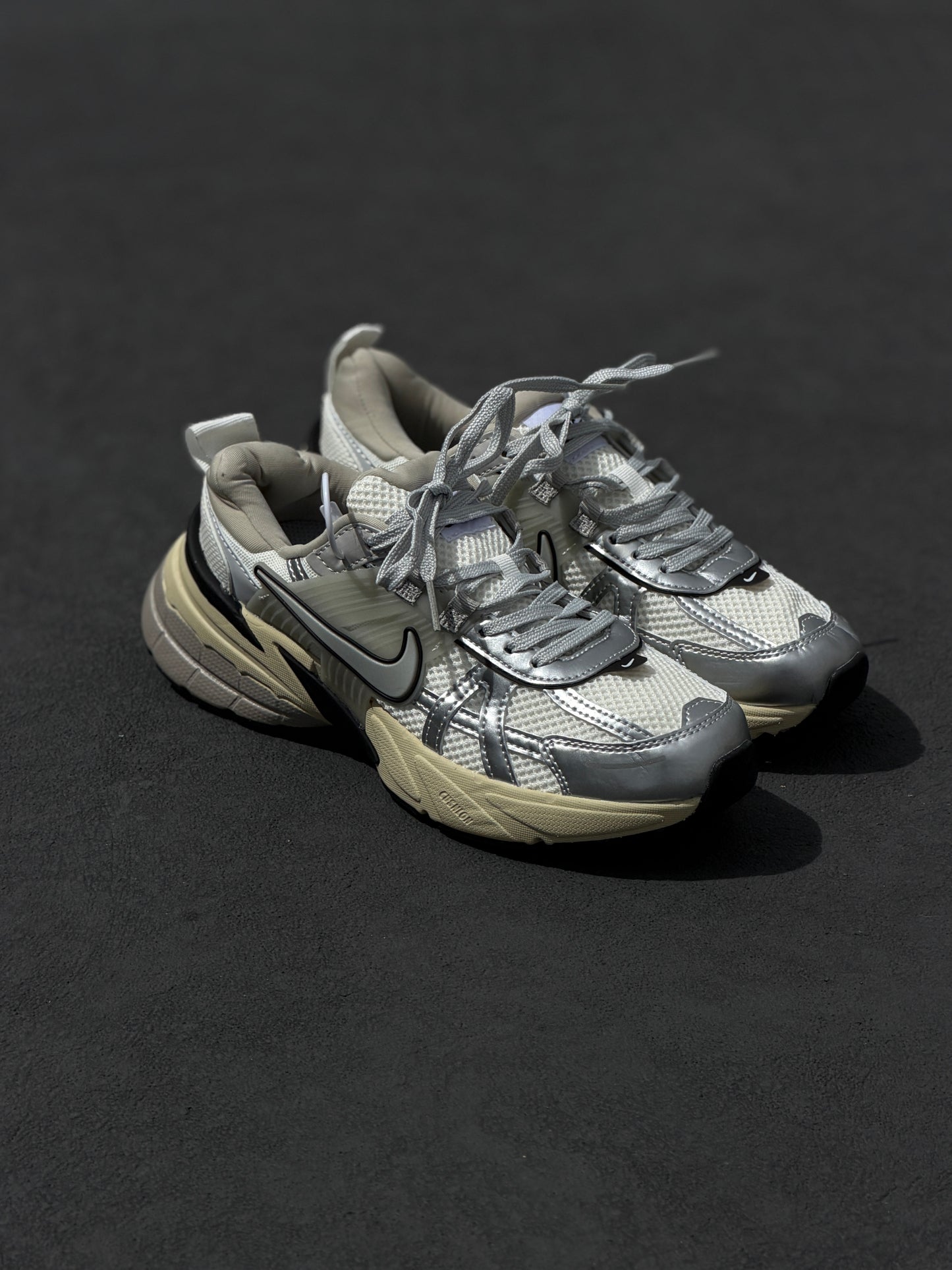 Nike v2k plata