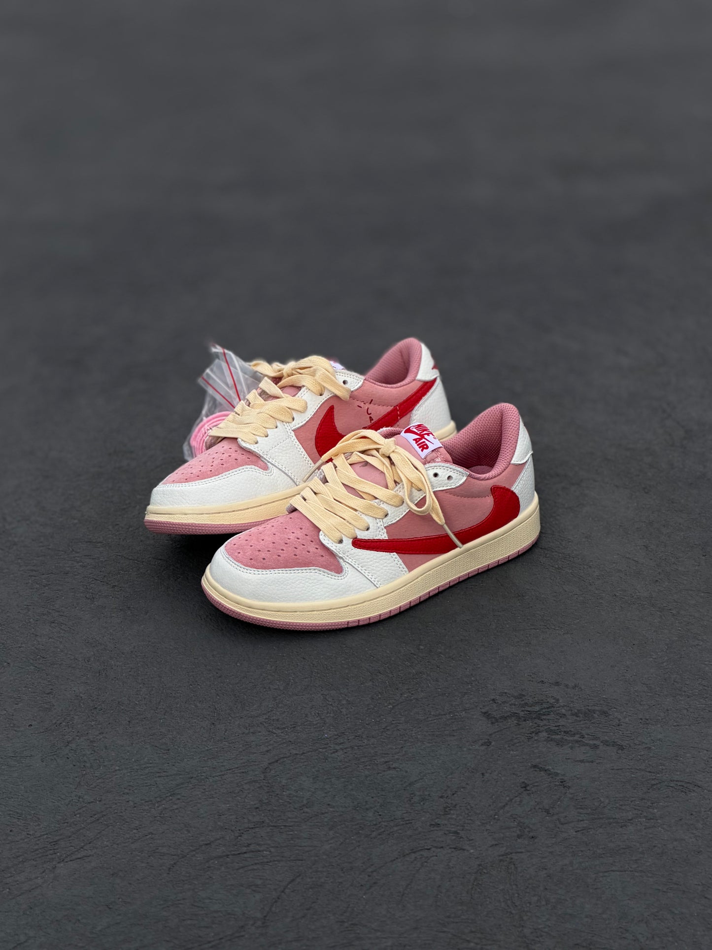 Nike jordan 1 low travis Tropical Pink