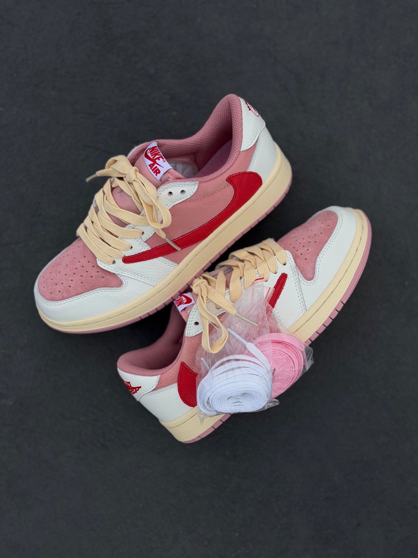 Nike jordan 1 low travis Tropical Pink