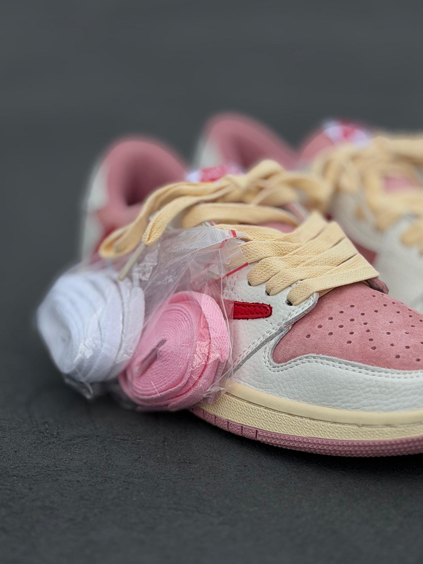 Nike jordan 1 low travis Tropical Pink