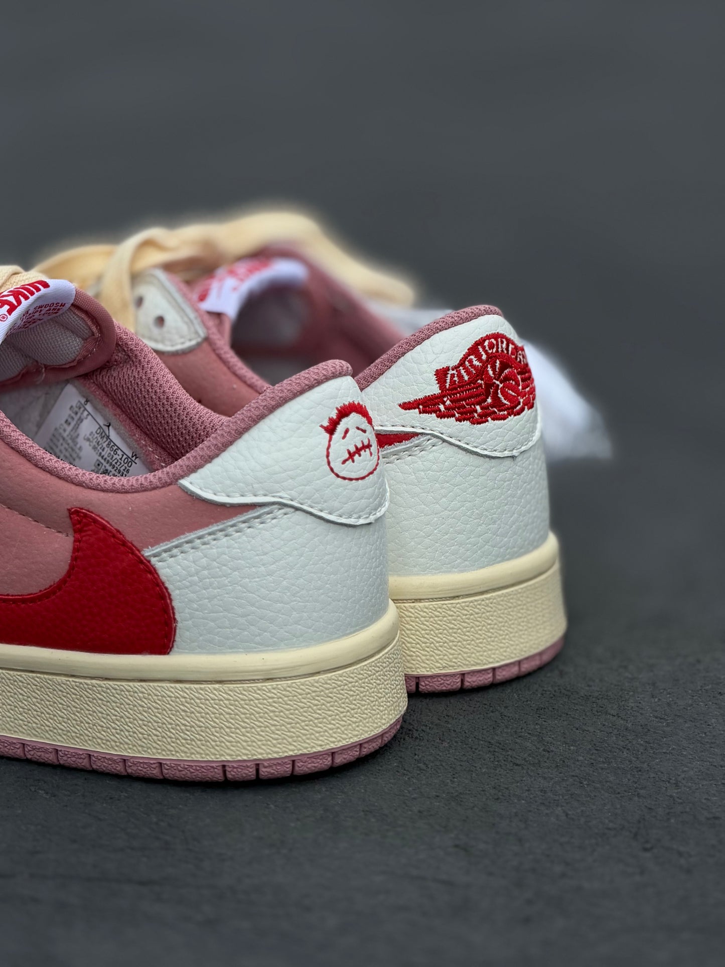 Nike jordan 1 low travis Tropical Pink