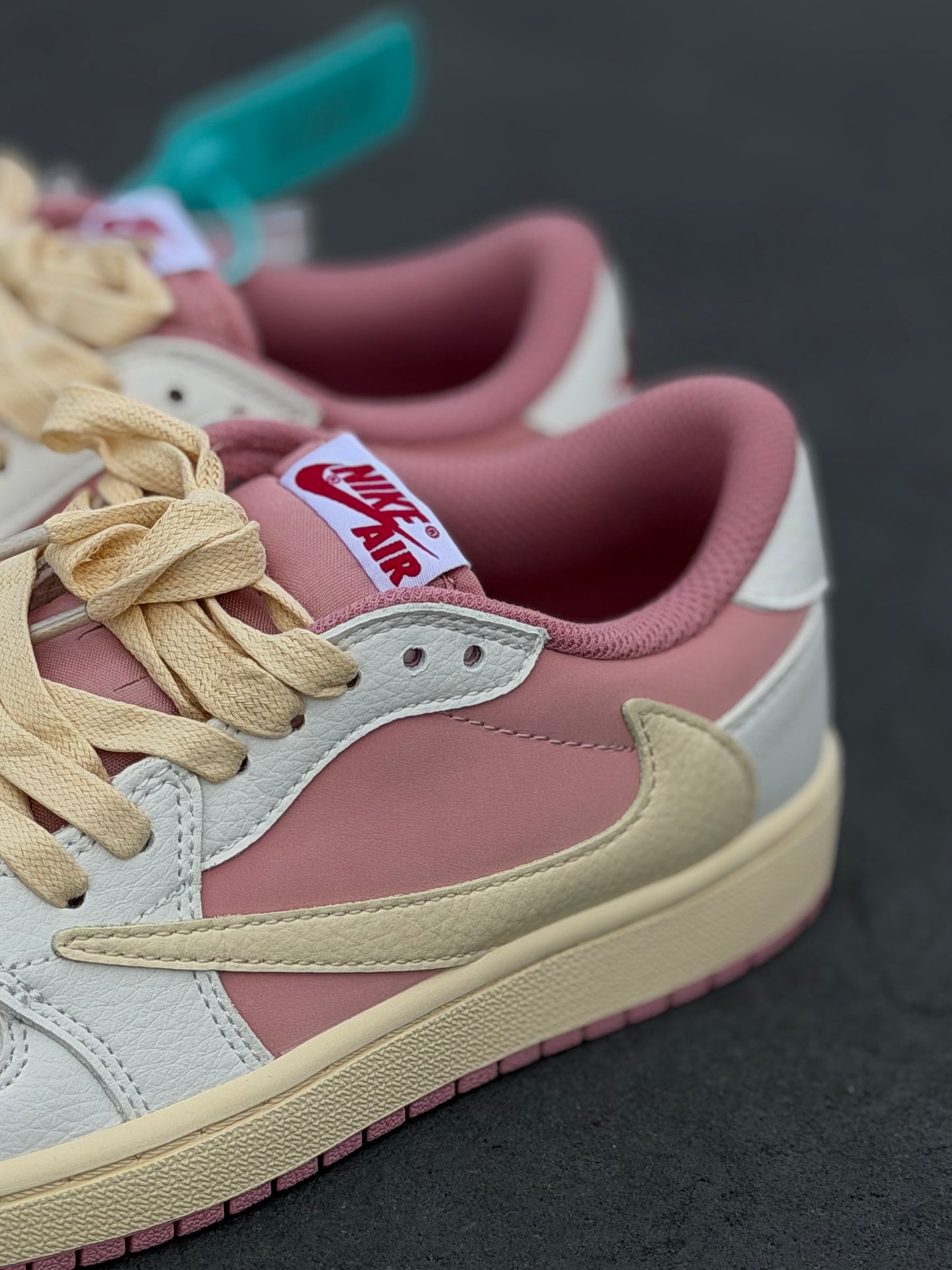 Nike jordan 1 low travis Pink Muslin