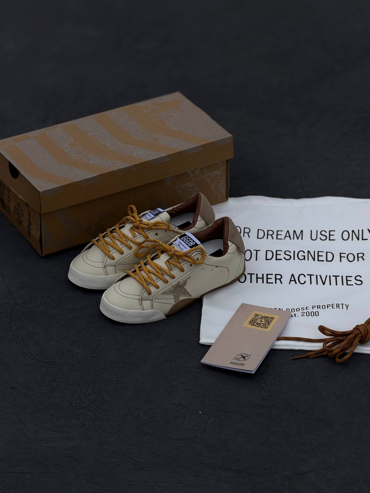 GOLDEN GOOSE TRUESTAR
