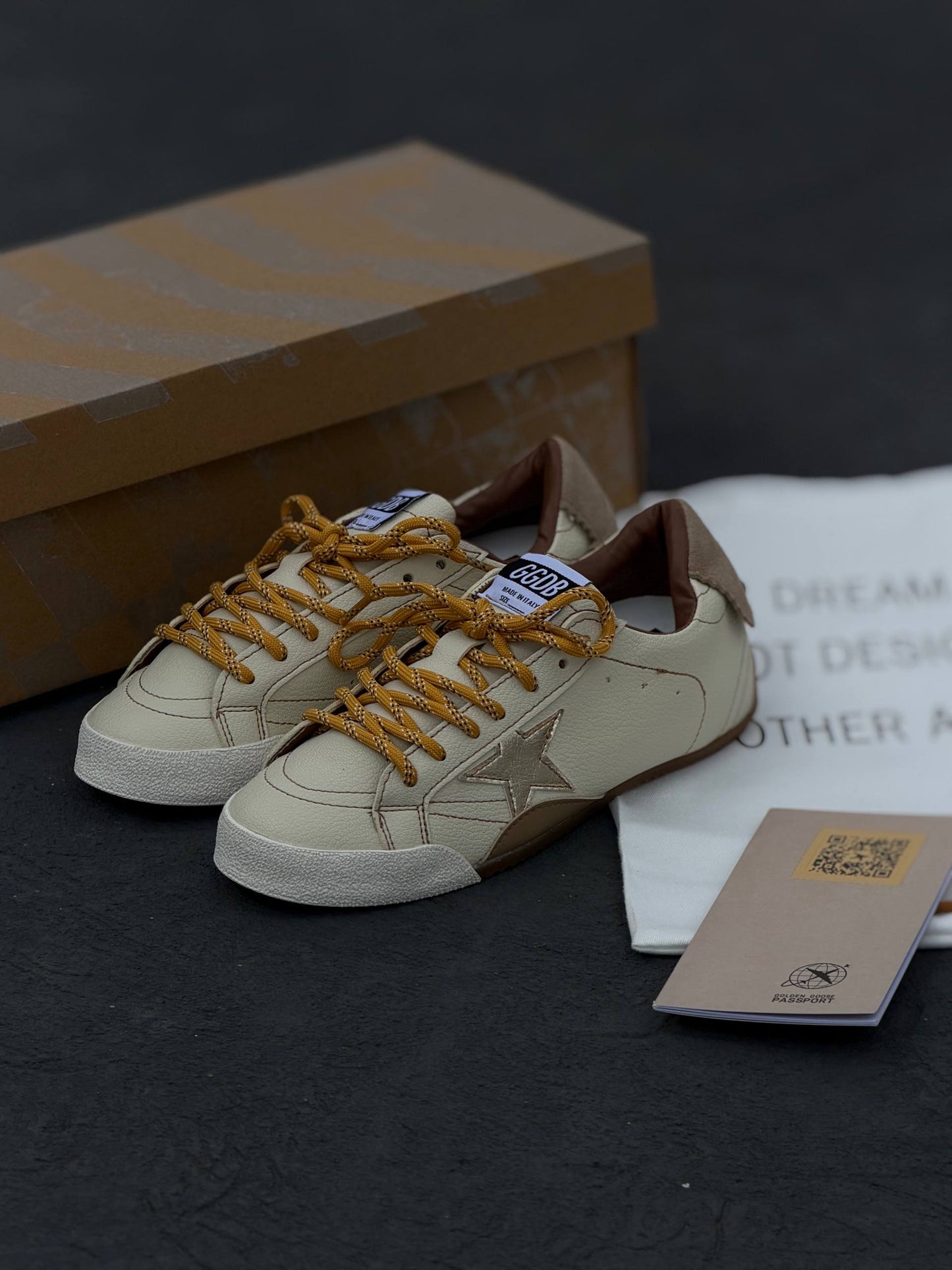 GOLDEN GOOSE TRUESTAR