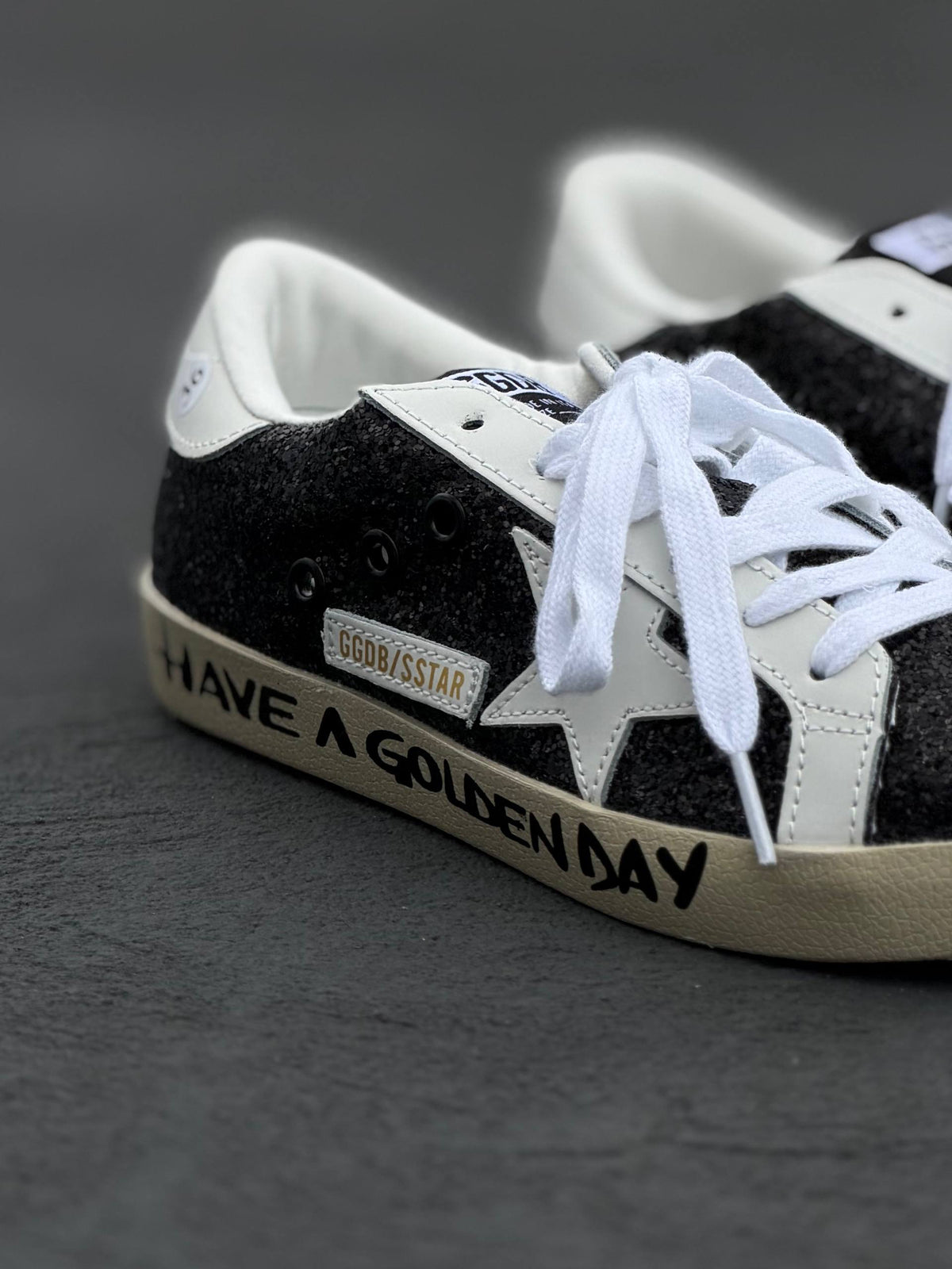 GOLDEN GOOSE SUPERSTAR