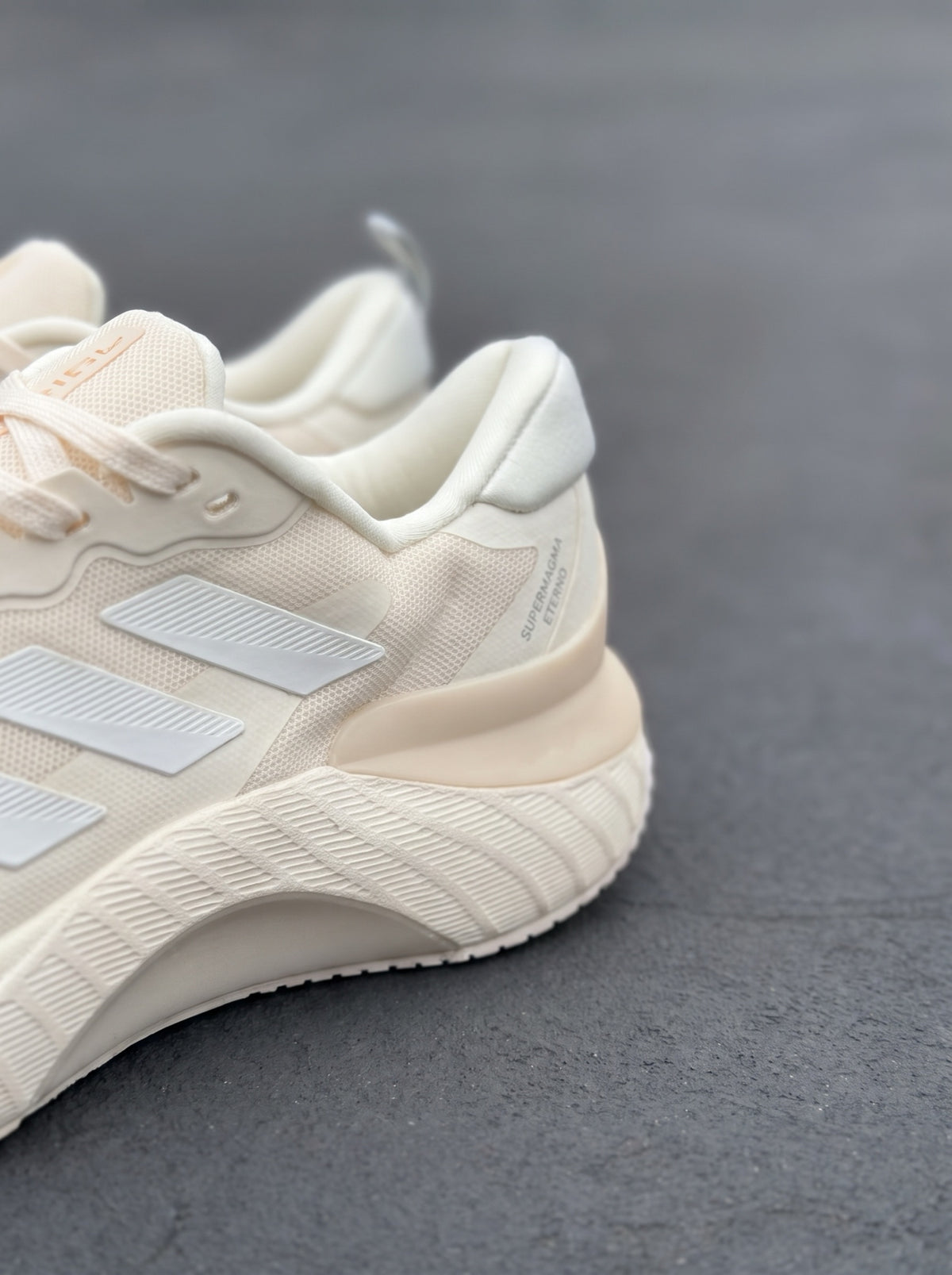 Adidas Supermagma Eterno Crema
