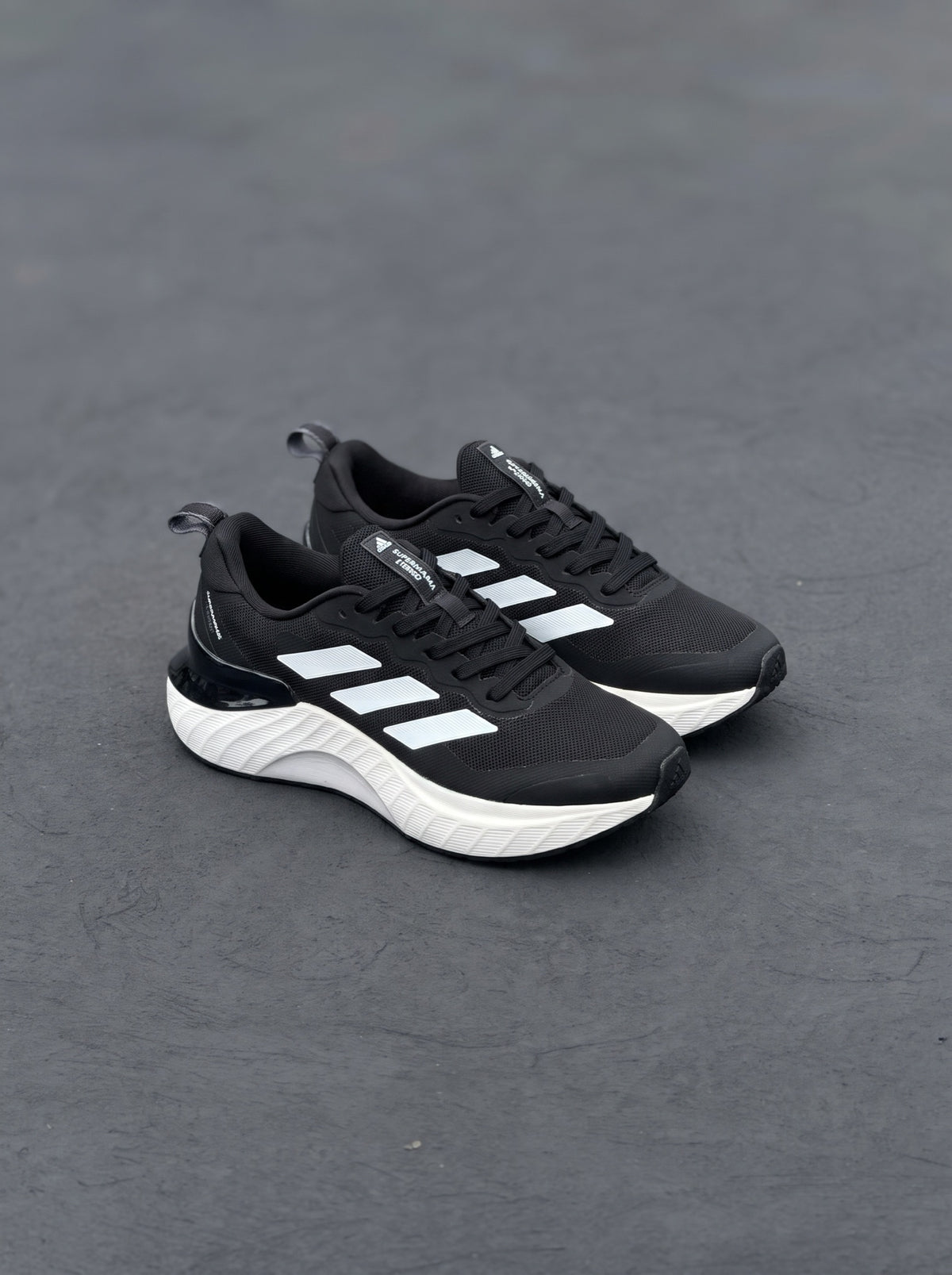 Adidas Supermagma Eterno Negra Blanca
