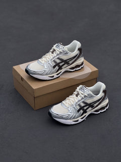 Asics Gel Kayano 14 Crema Plata Negra