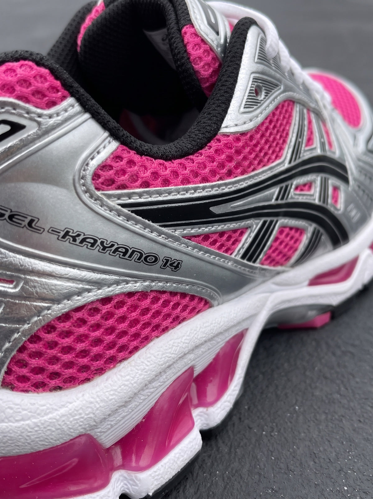 Asics Gel Kayano 14 Fucsia Plata Negra