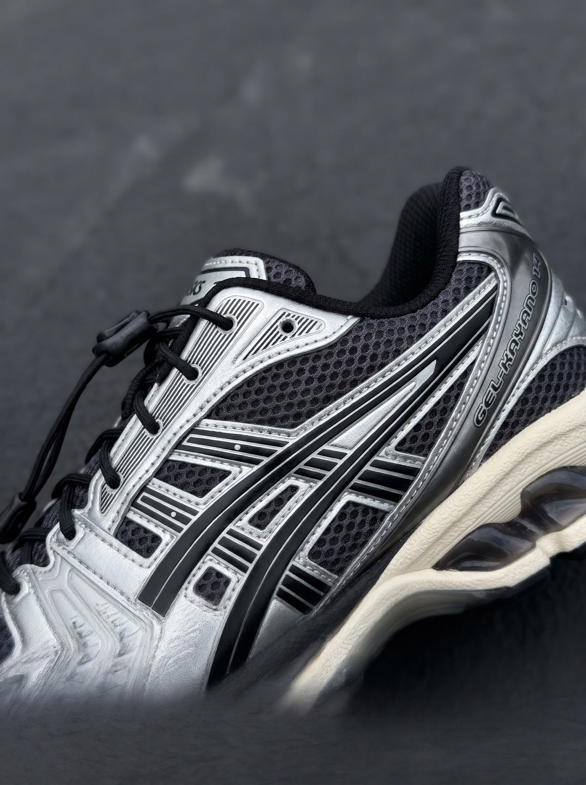 Asics Gel Kayano 14 Negra Plata Crema