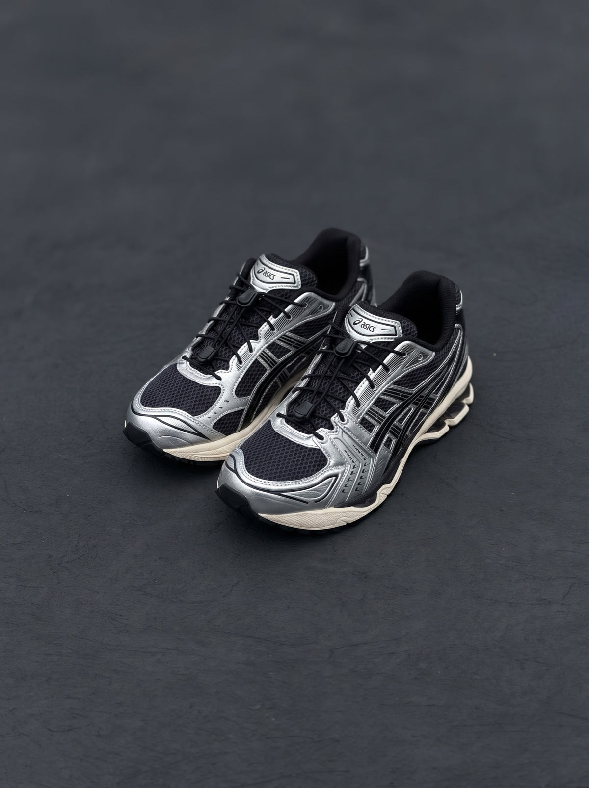 Asics Gel Kayano 14 Negra Plata Crema