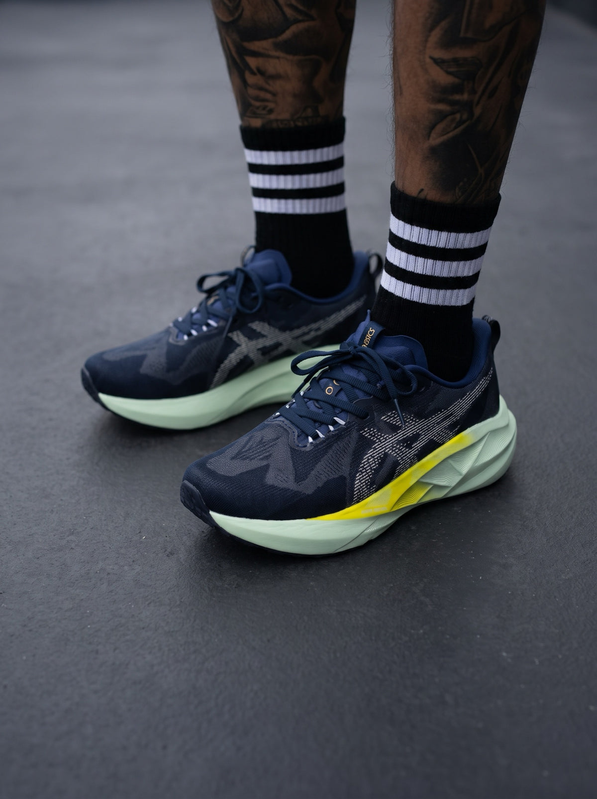 Asics Novablast 5 Azul Marino Amarilla