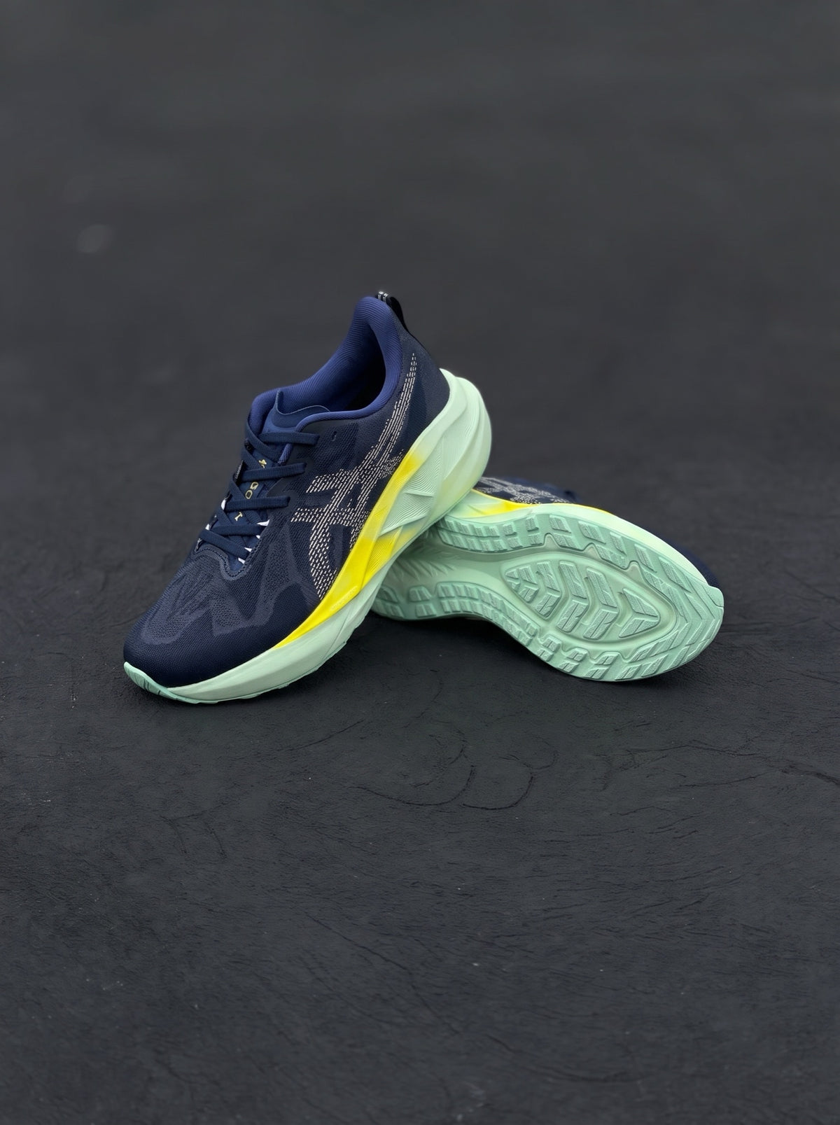 Asics Novablast 5 Azul Marino Amarilla