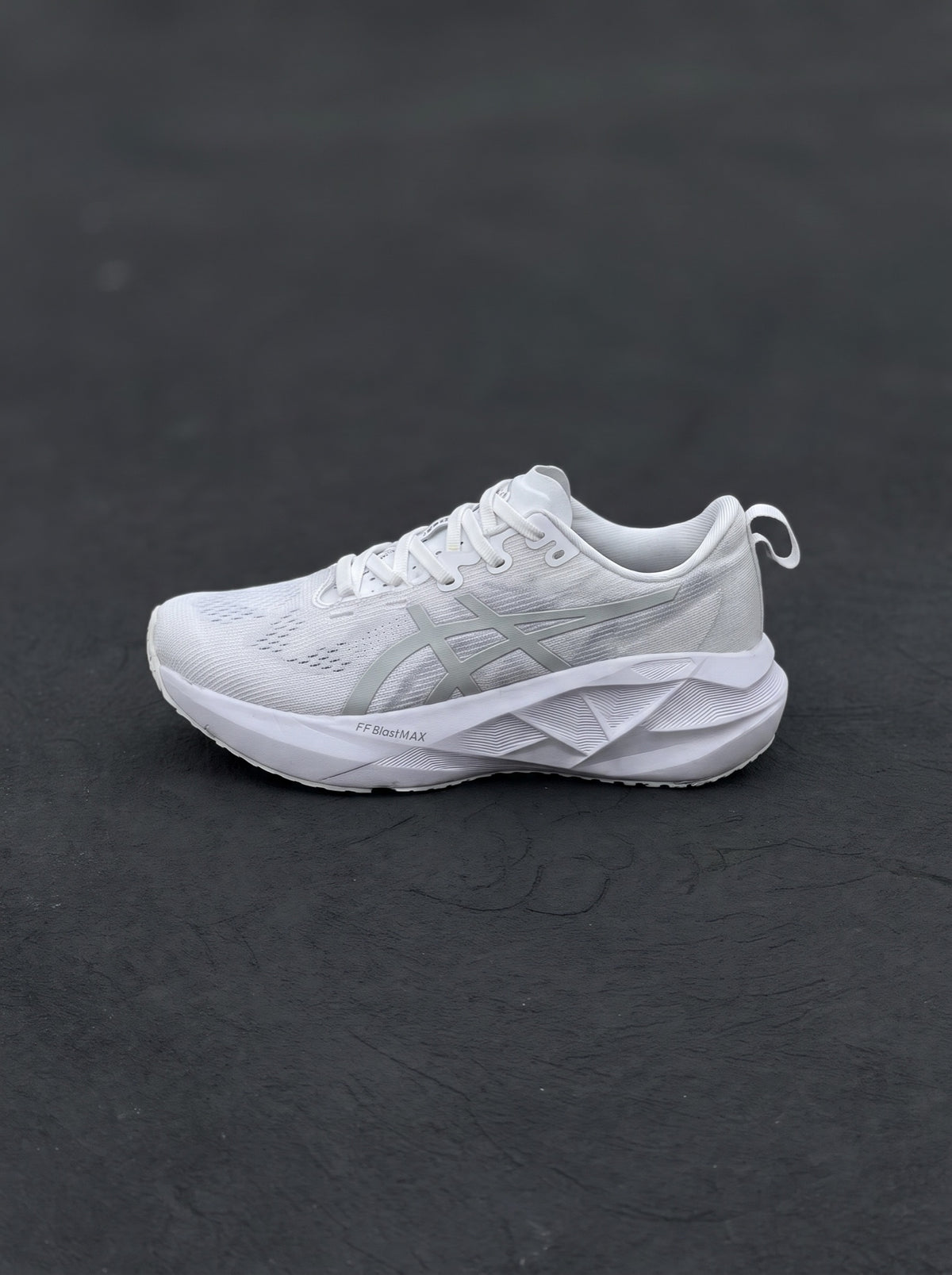 Asics Novablast 5 Blanca