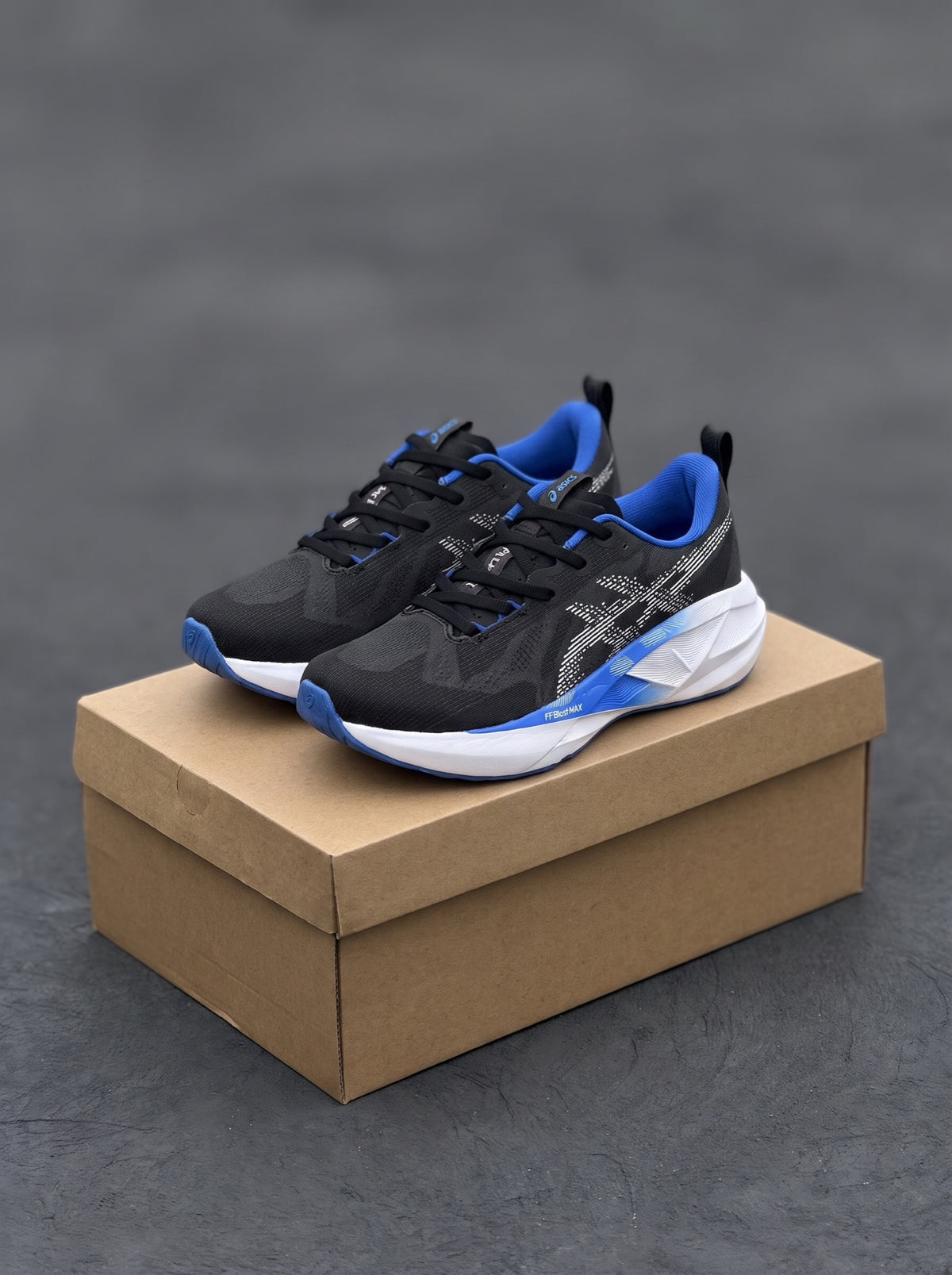 Asics Novablast 5 Negra Azul