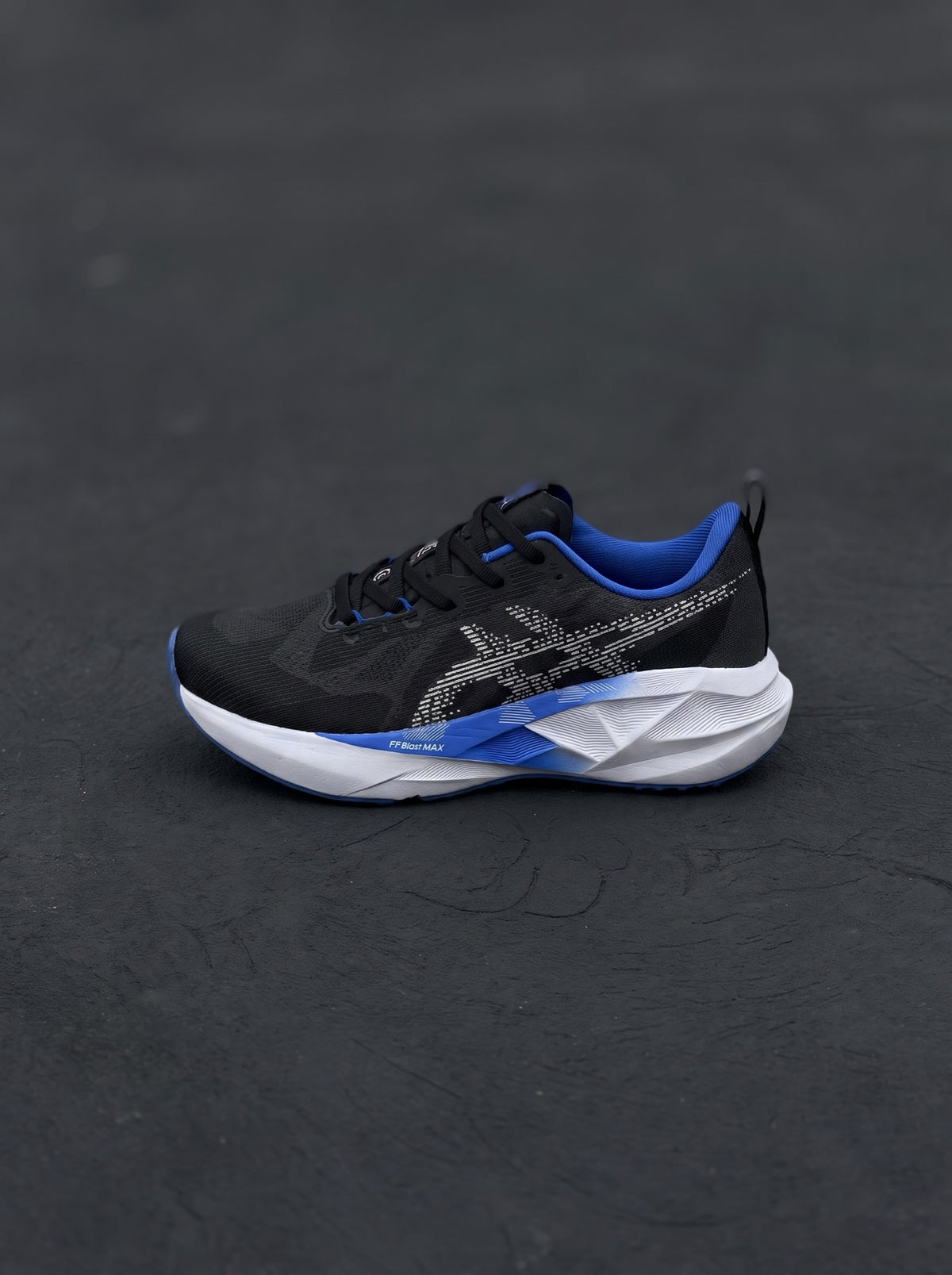 Asics Novablast 5 Negra Azul