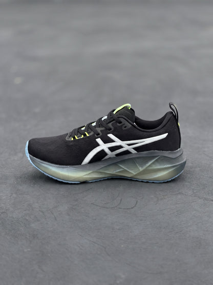 Asics Novablast 5 Negra Blanca