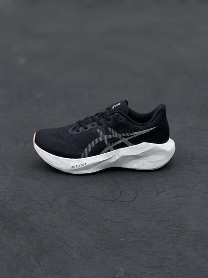 Asics Novablast 6 Negra Blanca